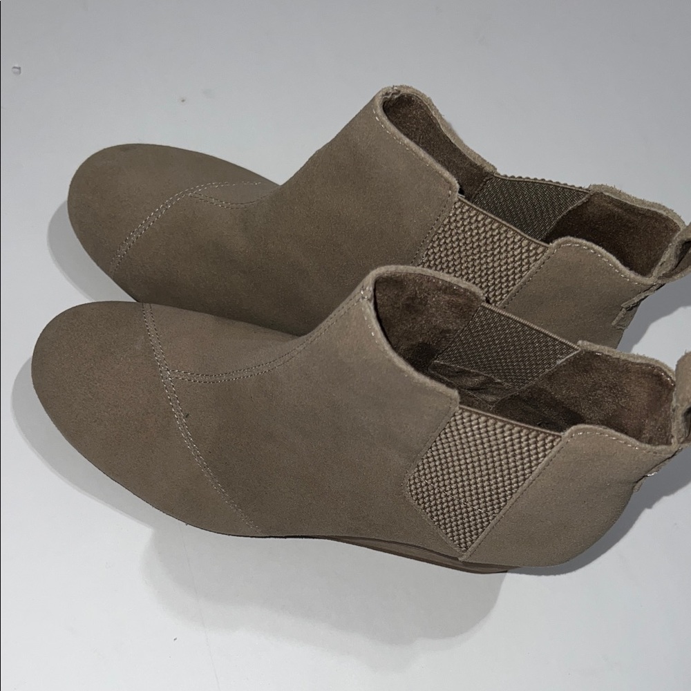 Toms Taupe Wedge Ankle Booties Women’s size 9.5 - Picture 3 of 9